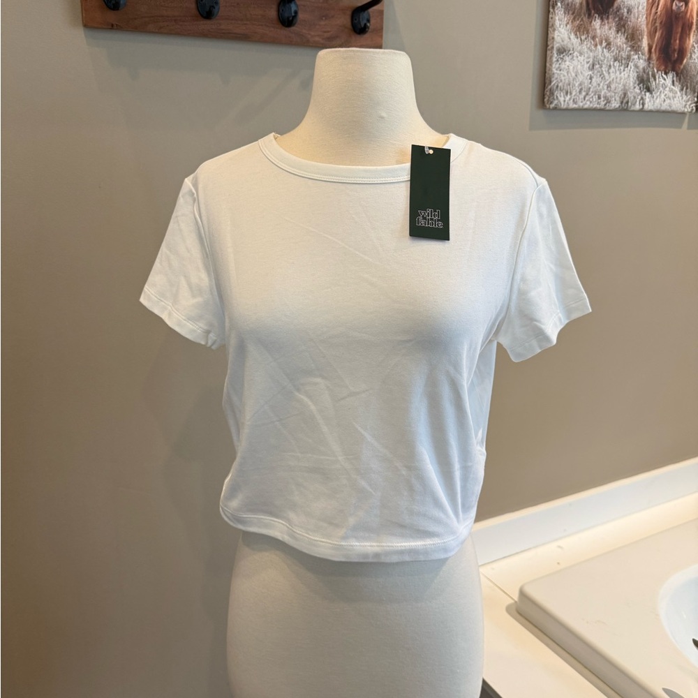wild fable White Short Sleeve Crewneck Tee
